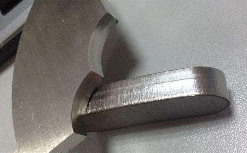 光纖激光切割機(jī)加工時(shí)切不透是為什么